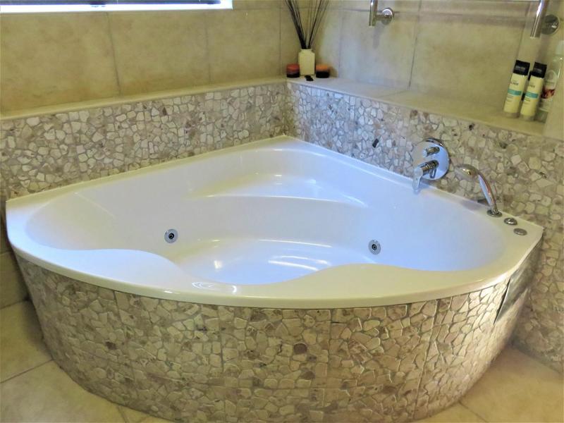 4 Bedroom Property for Sale in Myburgh Park Western Cape